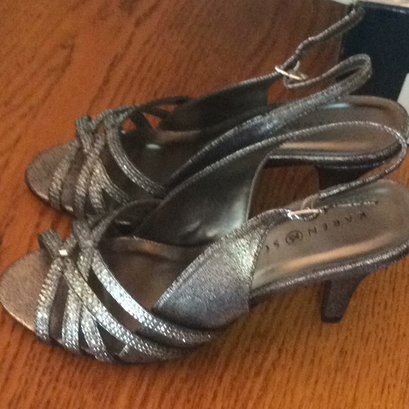 NWT Sheerah dress sandals 5.5 Pewter - Picture 2 of 7